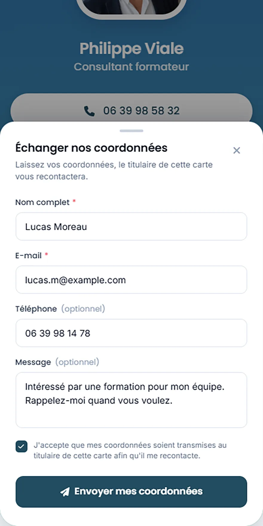 Formulaire Échanger nos coordonnées ouvert sur la carte de Philippe Viale : Lucas Moreau laisse son nom, son e-mail, son téléphone et un message